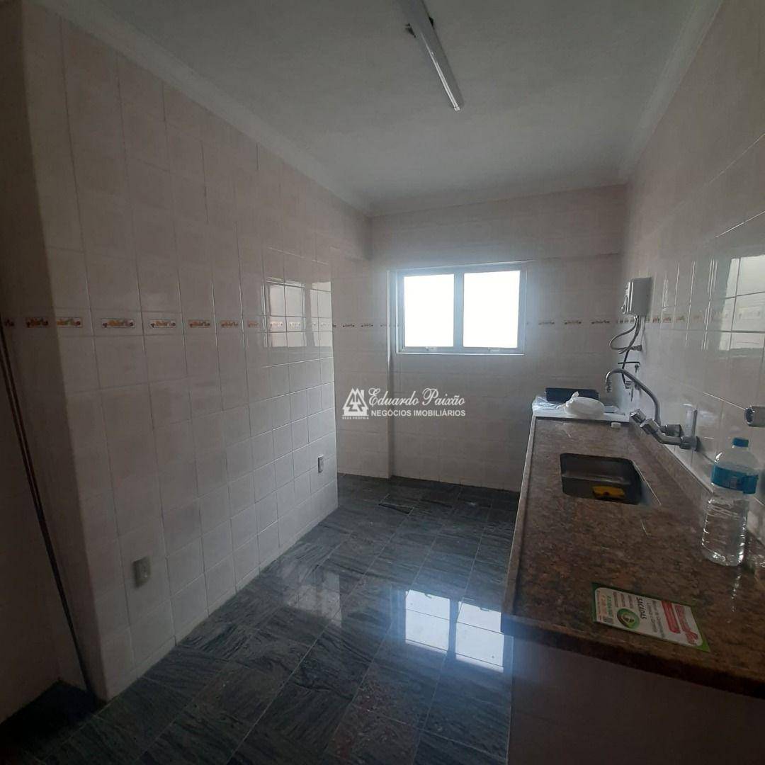 Apartamento para alugar com 2 quartos, 100m² - Foto 13