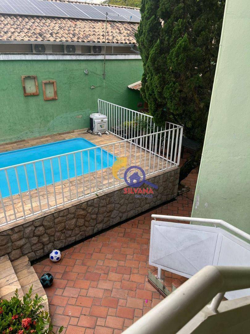 Casa para alugar com 6 quartos, 193m² - Foto 14