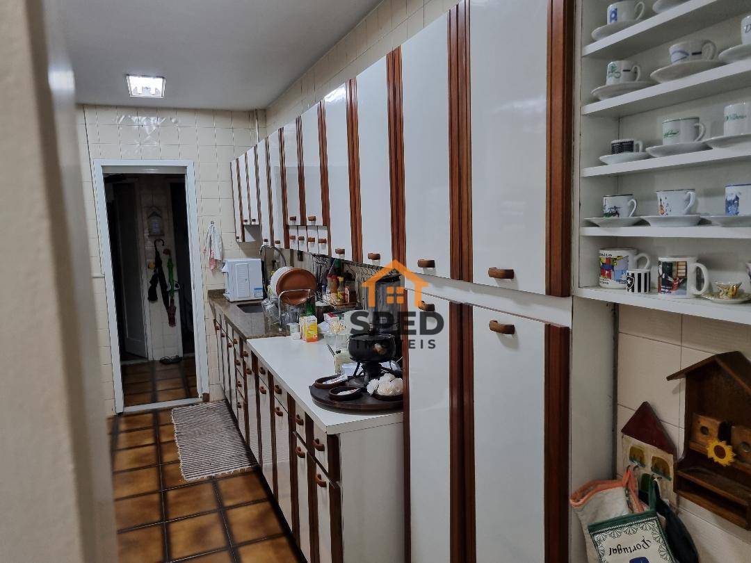 Apartamento à venda com 3 quartos, 138m² - Foto 10