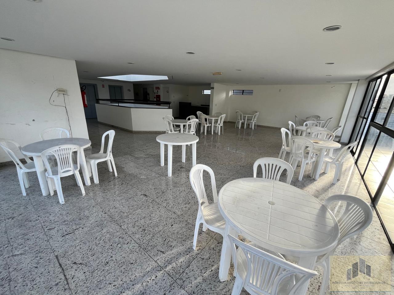 Apartamento para alugar com 2 quartos, 28m² - Foto 4
