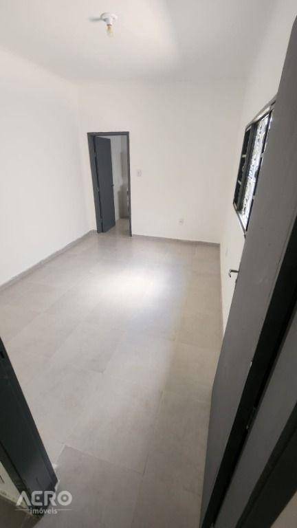 Casa à venda com 2 quartos, 118m² - Foto 9