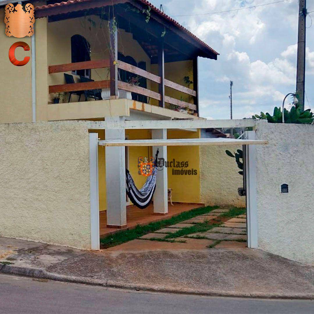 Sobrado à venda com 4 quartos, 200m² - Foto 1