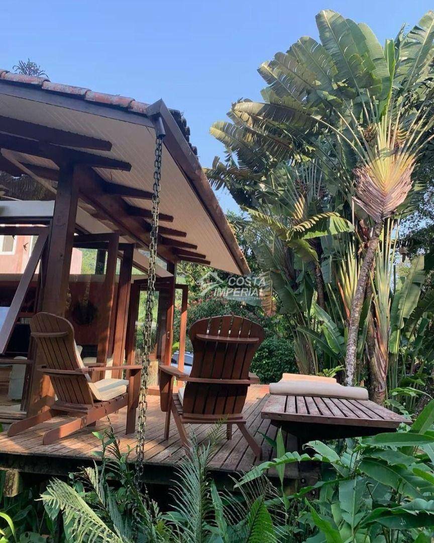 Casa à venda com 3 quartos, 250m² - Foto 1