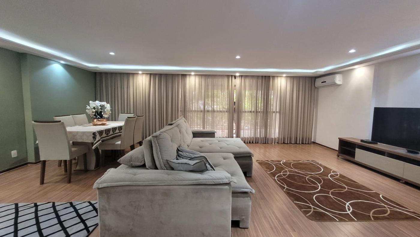 Apartamento à venda com 4 quartos, 196m² - Foto 1