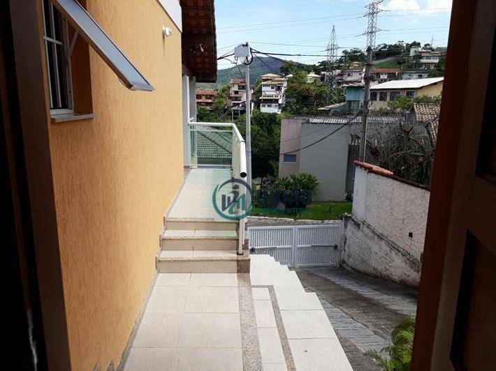 Casa de Condomínio à venda com 4 quartos, 227m² - Foto 6