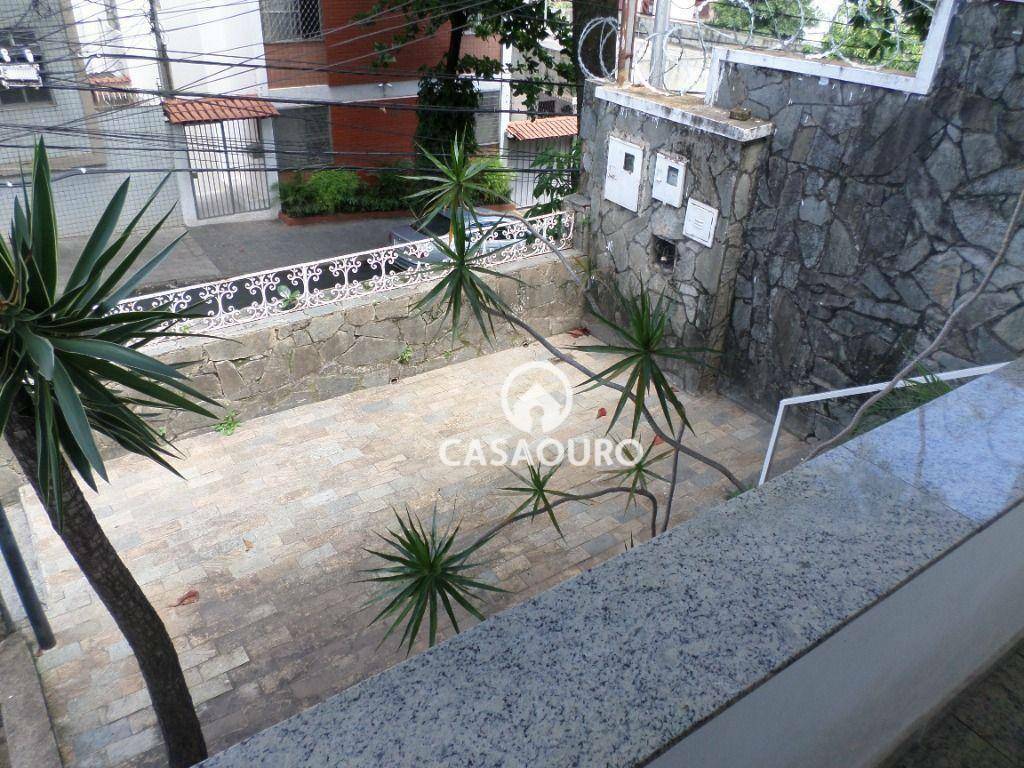 Casa à venda com 4 quartos, 300m² - Foto 4