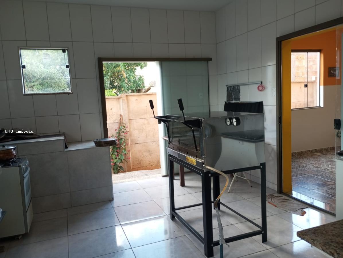 Casa à venda com 3 quartos, 300m² - Foto 38