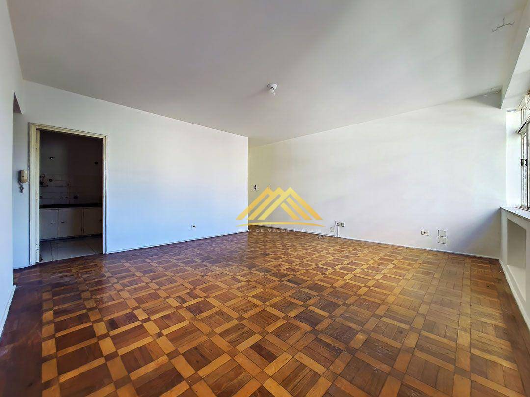 Apartamento à venda com 3 quartos, 143m² - Foto 3