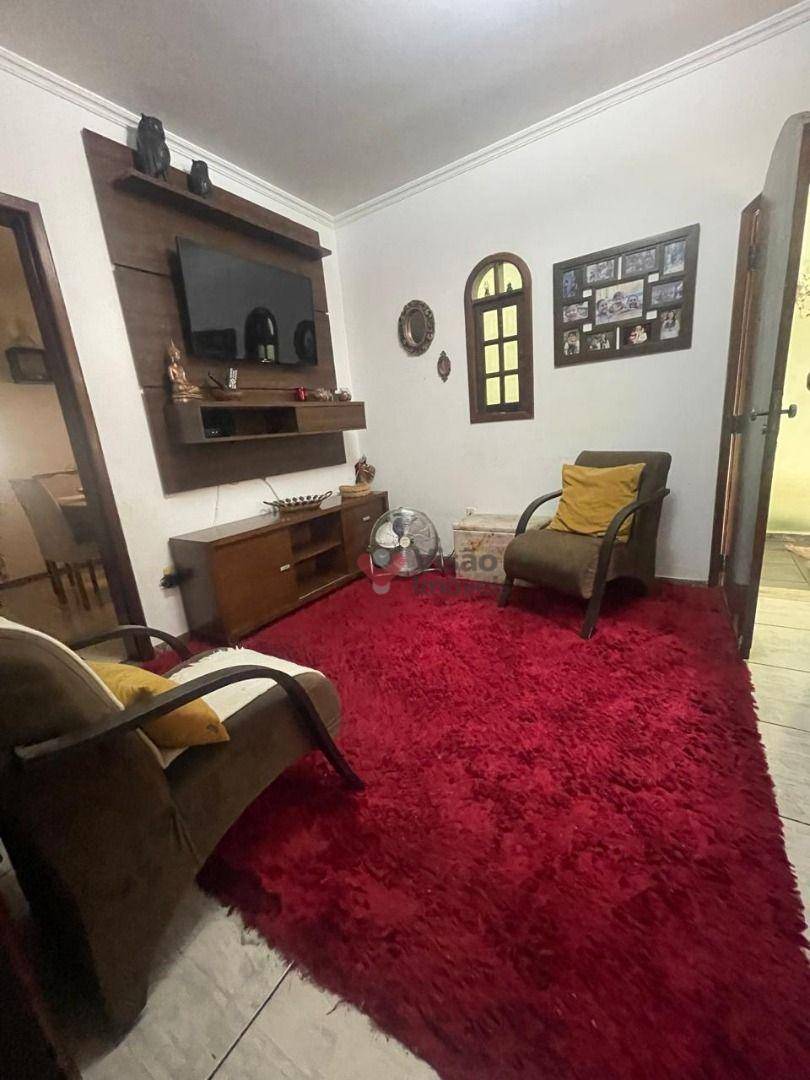 Casa, 3 quartos, 219 m² - Foto 2