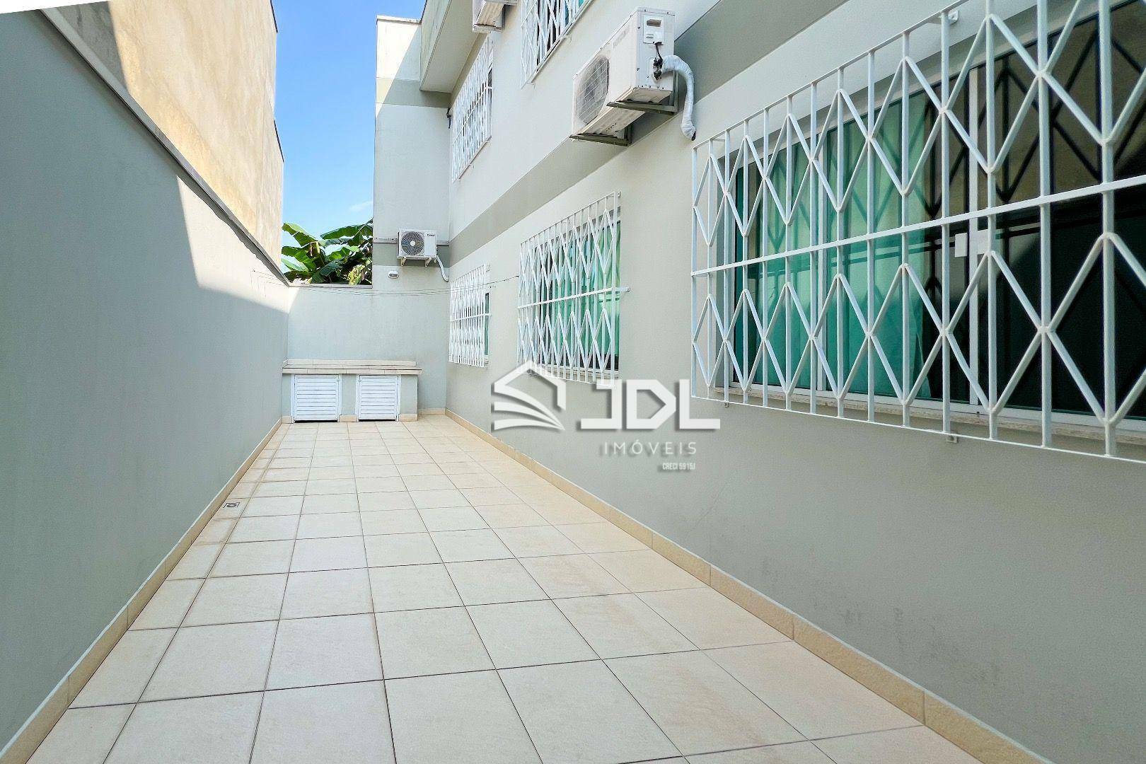 Casa à venda com 5 quartos, 367m² - Foto 12