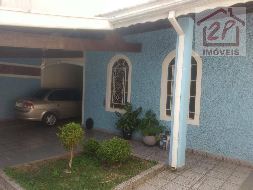 Casa à venda com 3 quartos, 233m² - Foto 1