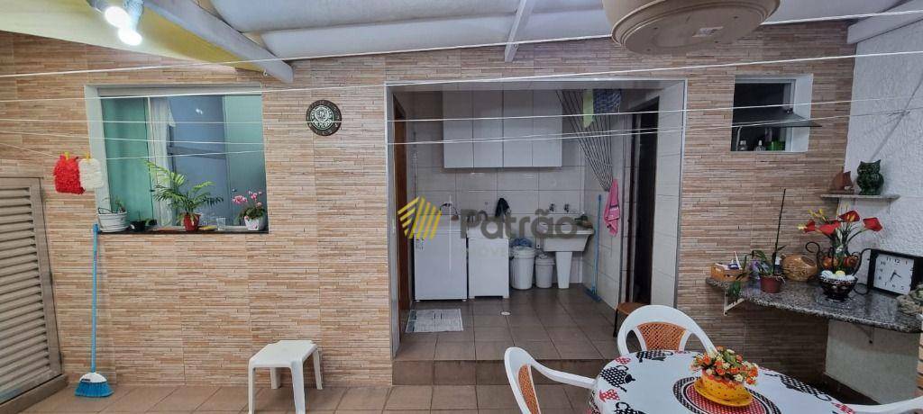 Sobrado à venda com 3 quartos, 200m² - Foto 22