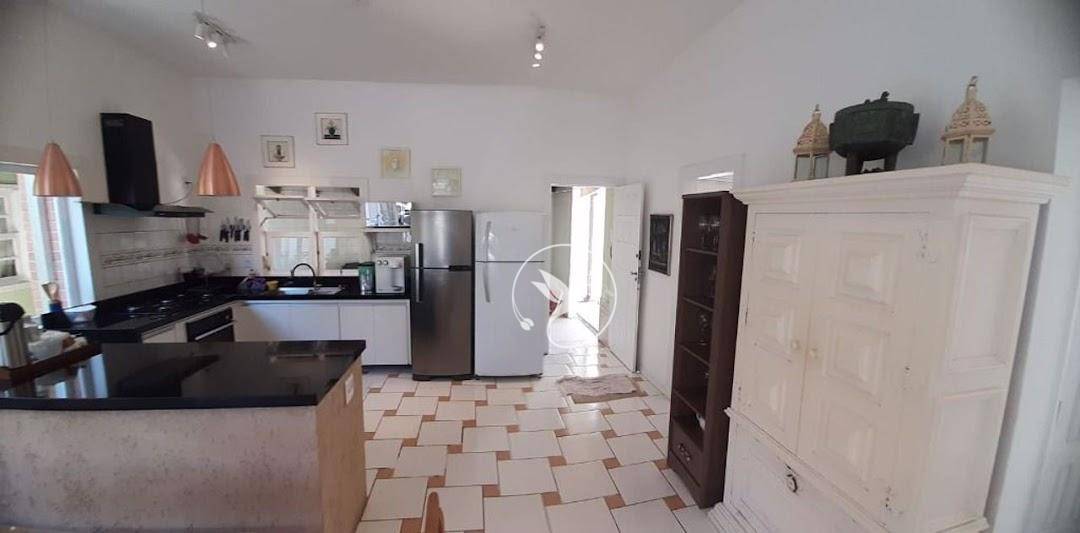 Casa à venda com 5 quartos, 234m² - Foto 17