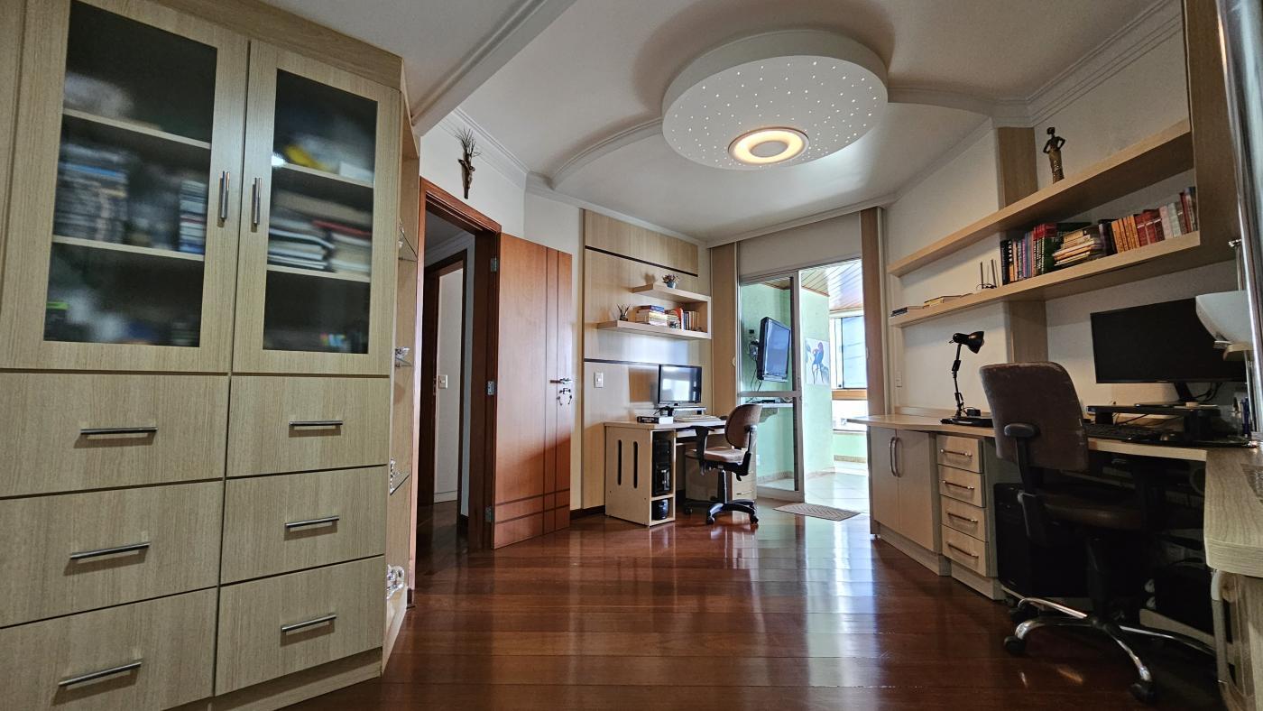Apartamento à venda com 3 quartos, 258m² - Foto 7