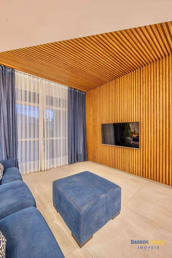 Casa à venda com 6 quartos, 450m² - Foto 10