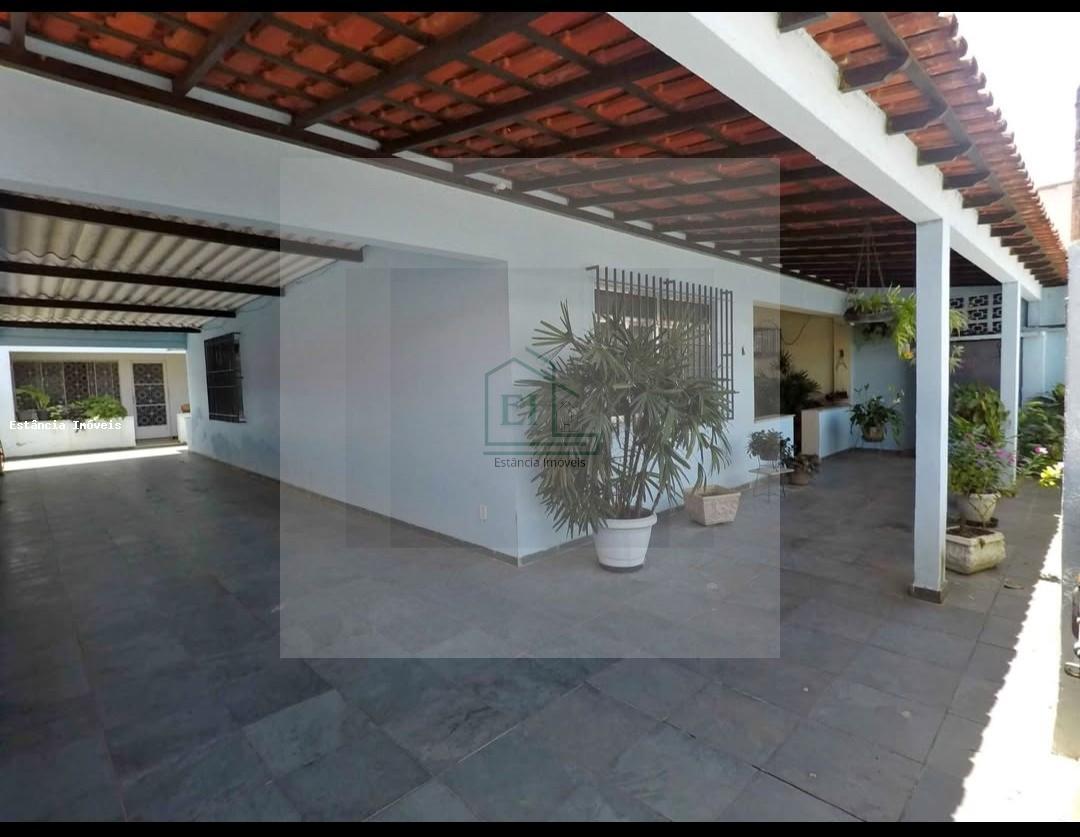Casa à venda com 5 quartos, 300m² - Foto 2