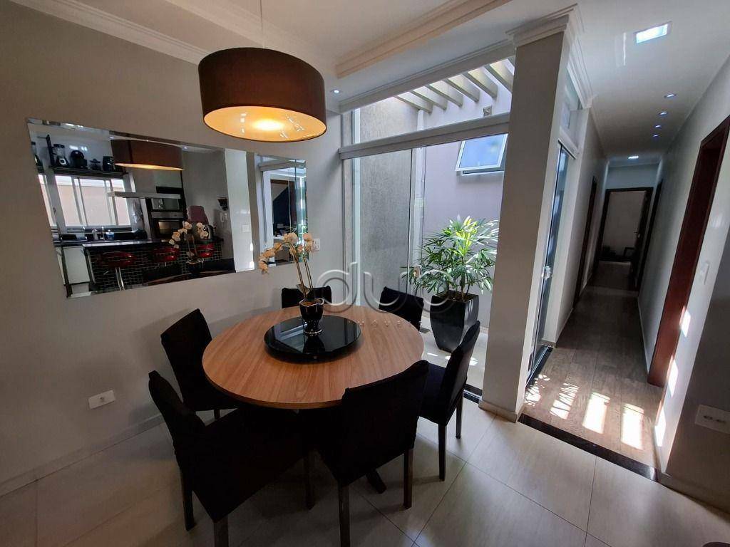 Casa à venda com 3 quartos, 158m² - Foto 2