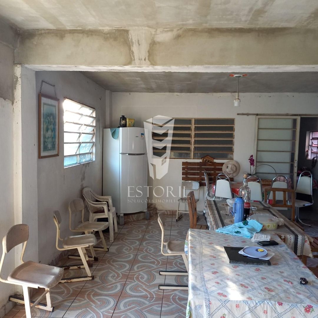 Casa à venda com 3 quartos, 300m² - Foto 5