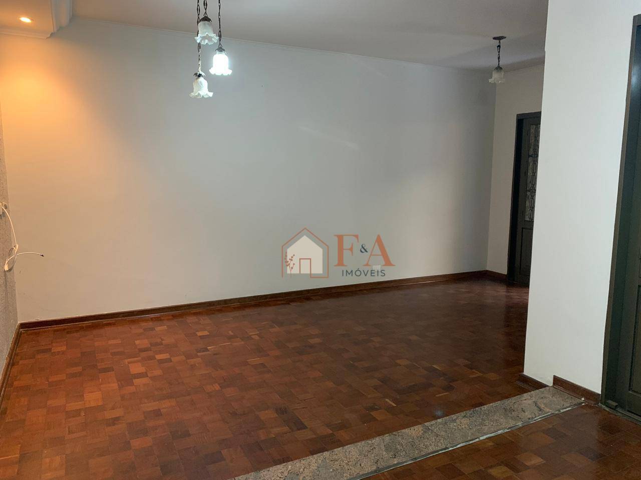 Casa à venda com 4 quartos, 221m² - Foto 8