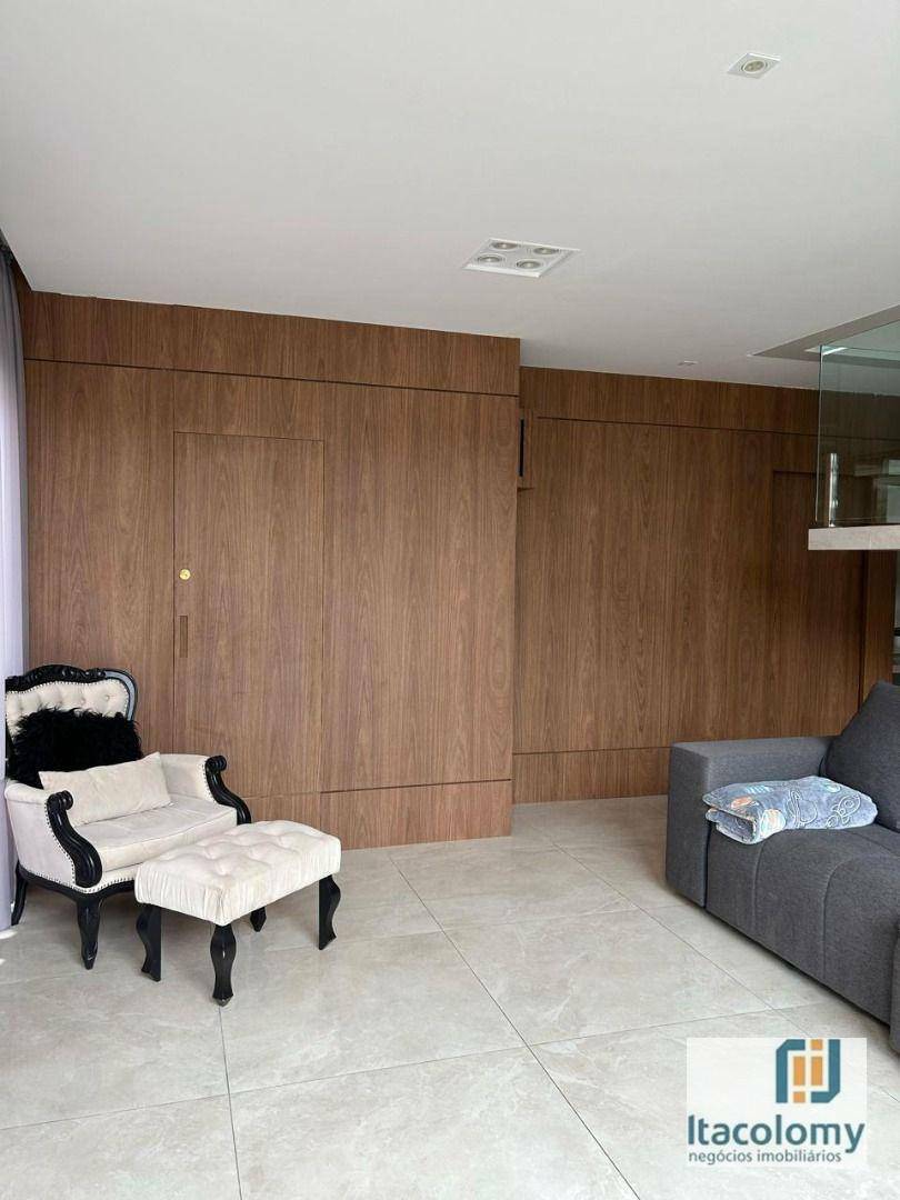 Casa de Condomínio para alugar com 4 quartos, 490m² - Foto 3