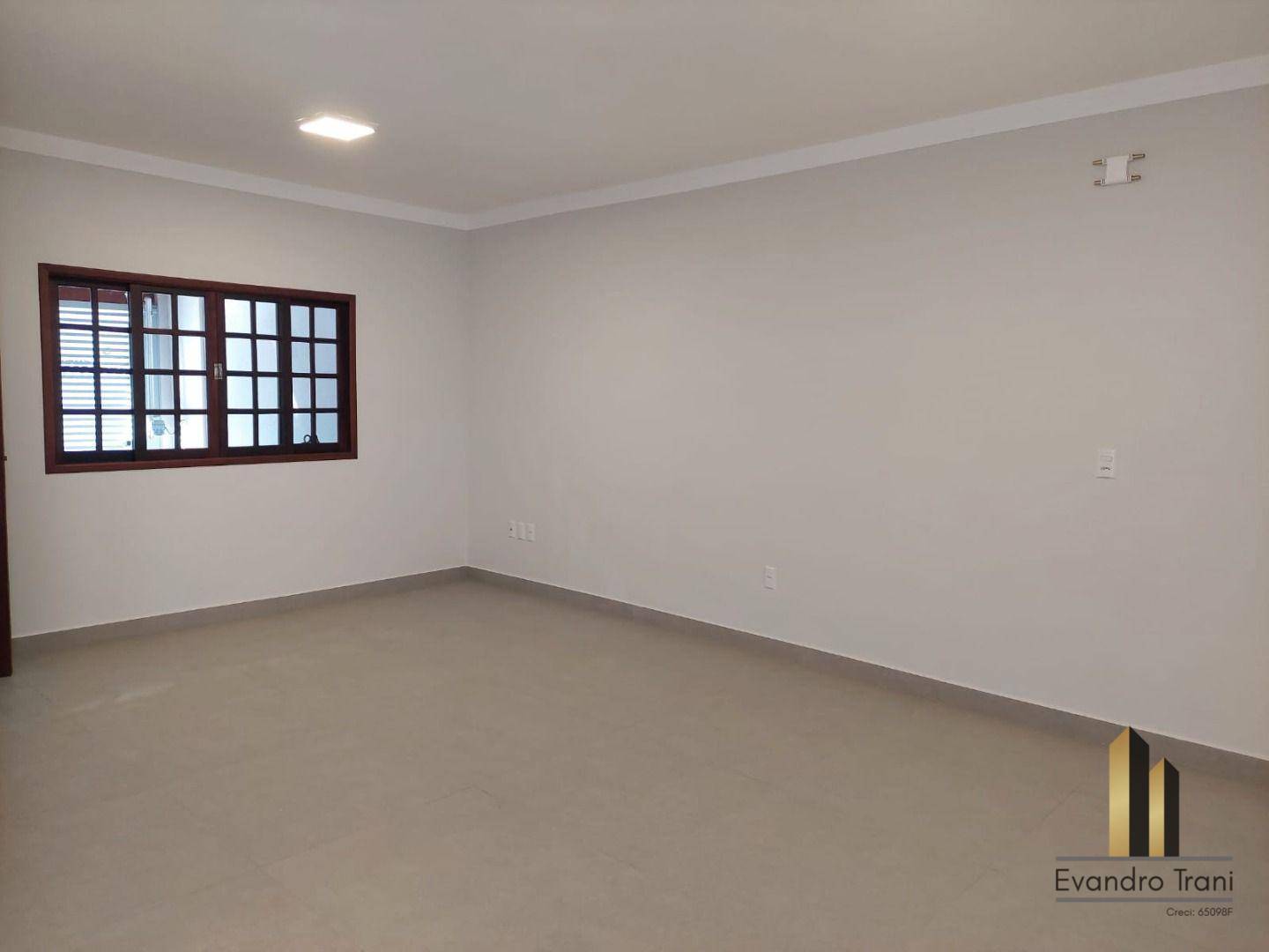 Casa à venda com 2 quartos, 100m² - Foto 1