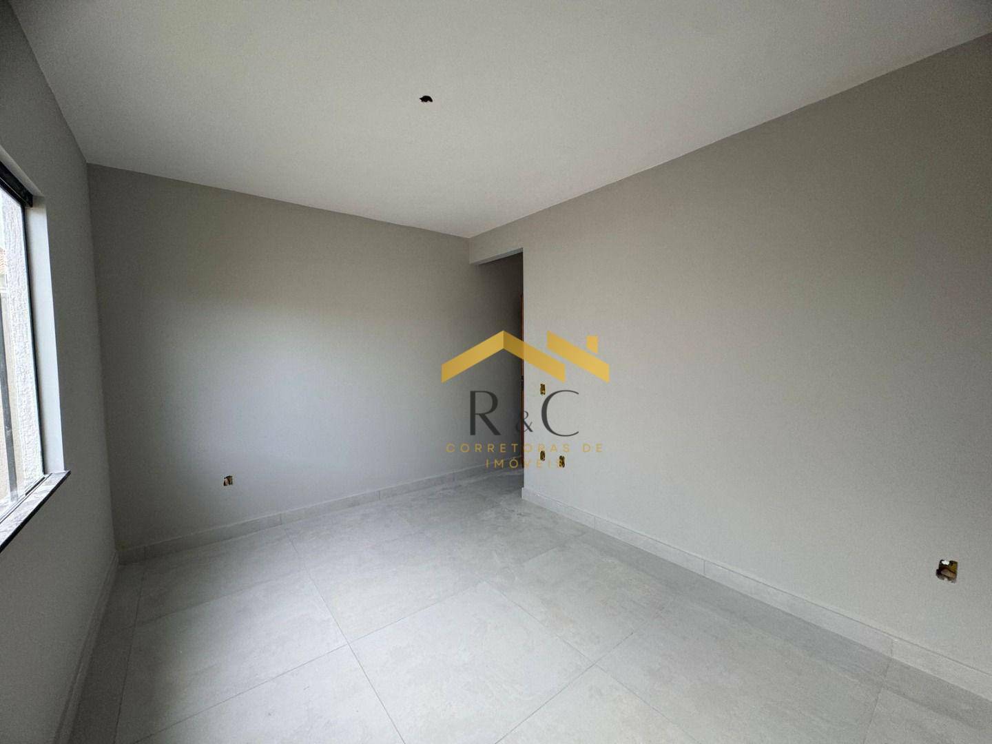 Casa à venda com 2 quartos, 57m² - Foto 7