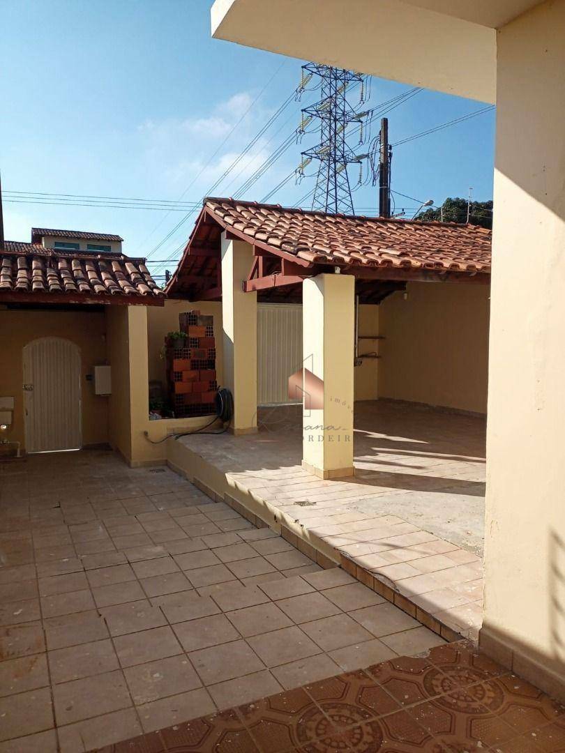 Sobrado à venda com 3 quartos, 219m² - Foto 3