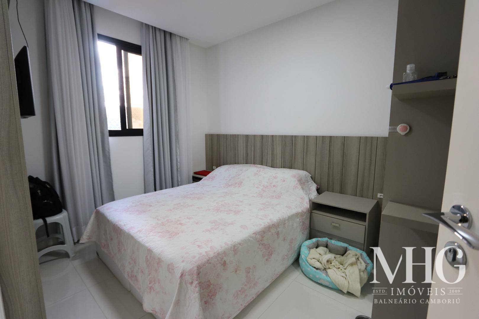 Apartamento à venda com 2 quartos, 77m² - Foto 6