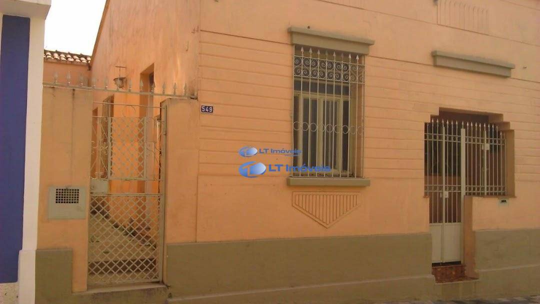 Casa, 4 quartos, 137 m² - Foto 1