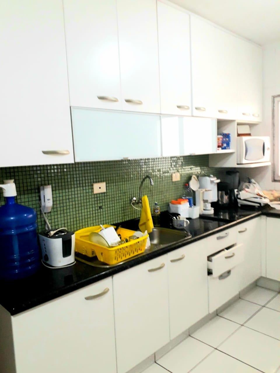 Apartamento à venda com 3 quartos, 160m² - Foto 2