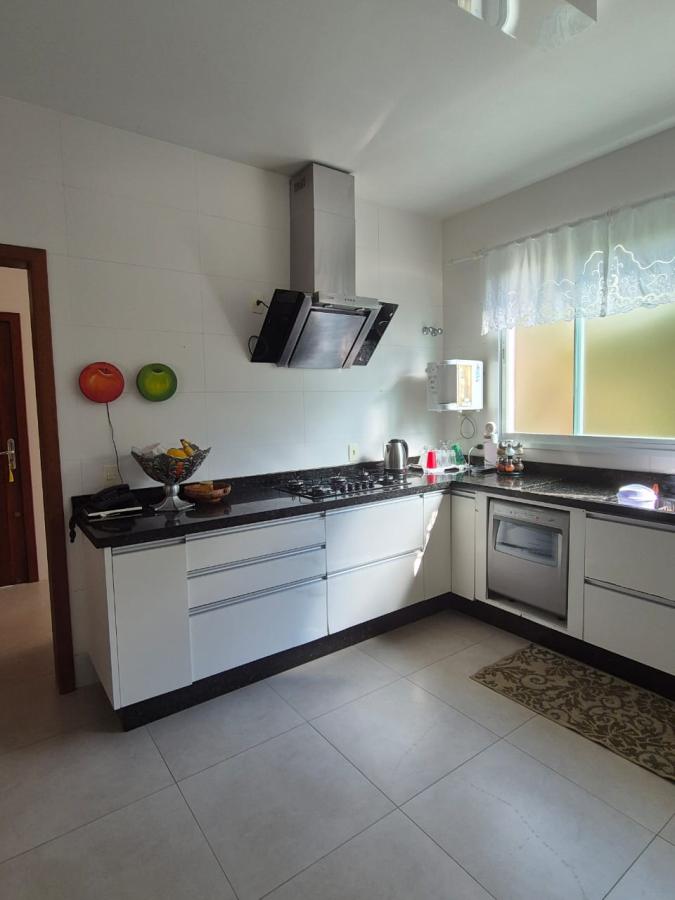 Casa à venda com 5 quartos, 300m² - Foto 10