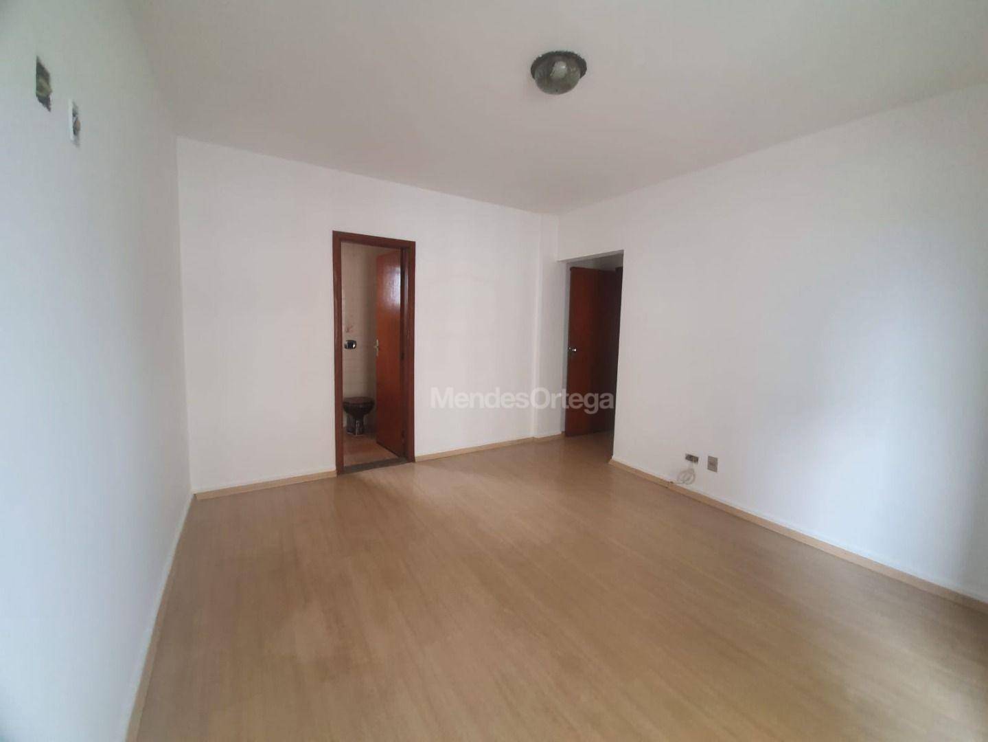 Apartamento para alugar com 3 quartos, 130m² - Foto 4