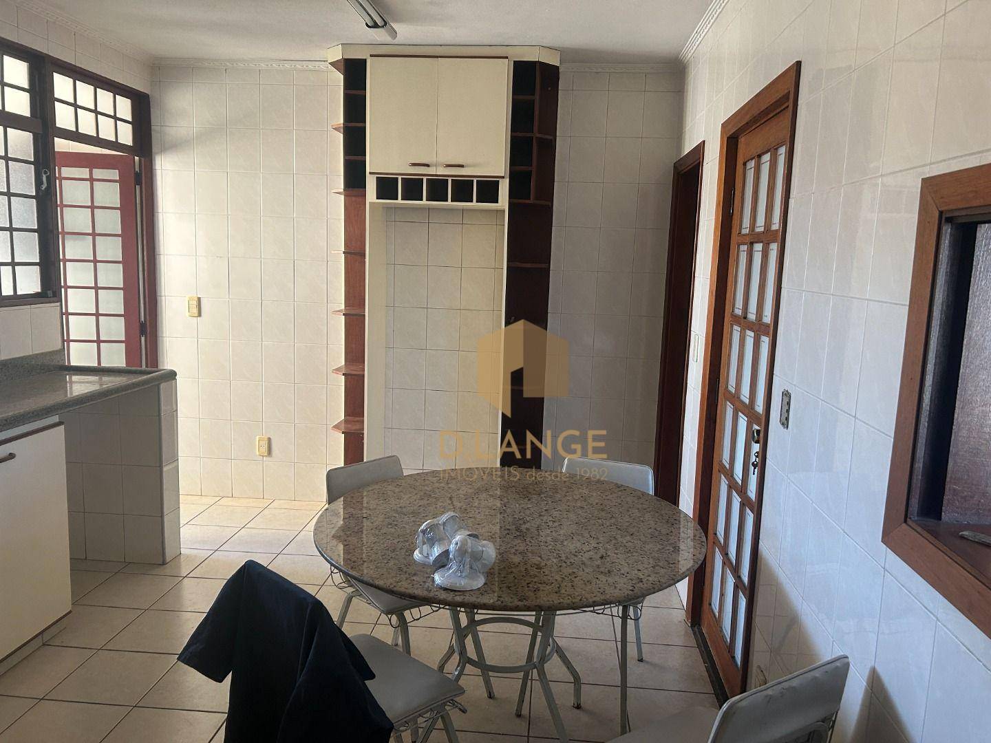 Casa à venda com 3 quartos, 300m² - Foto 14