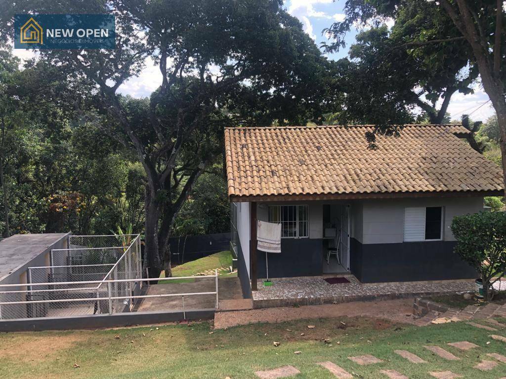 Casa à venda com 5 quartos, 246m² - Foto 2