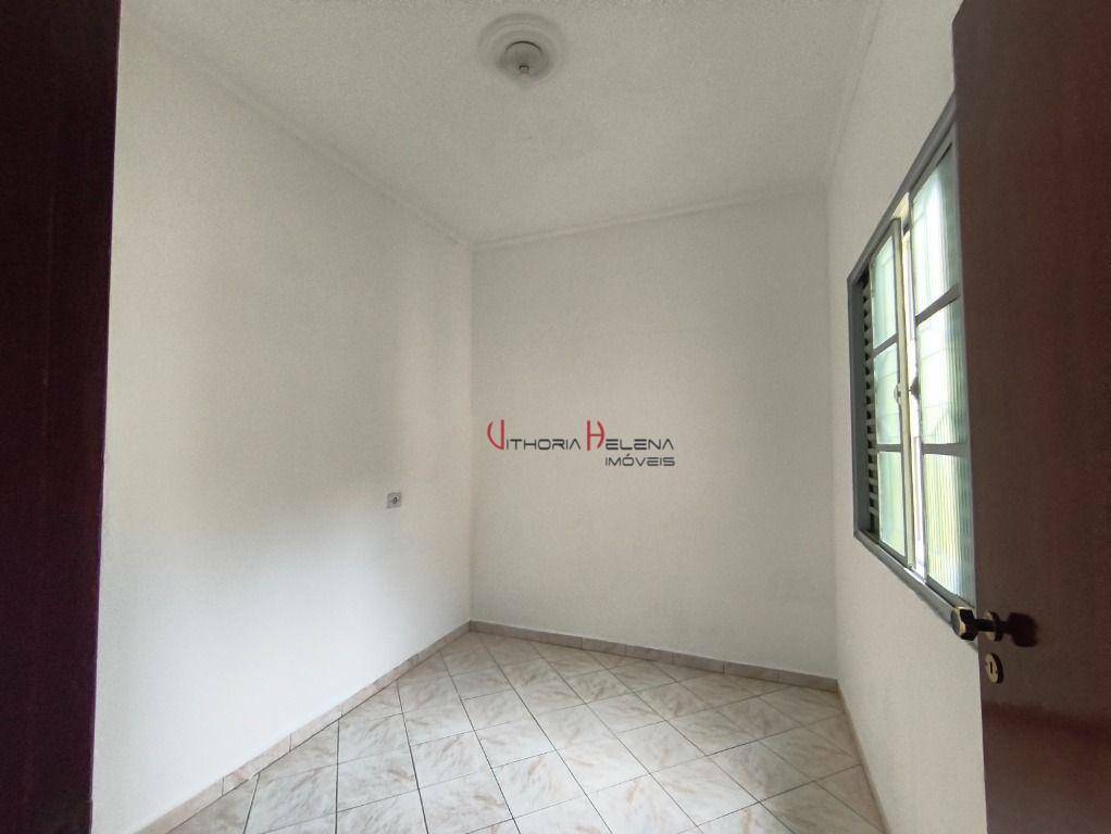 Casa para alugar com 3 quartos, 130m² - Foto 9