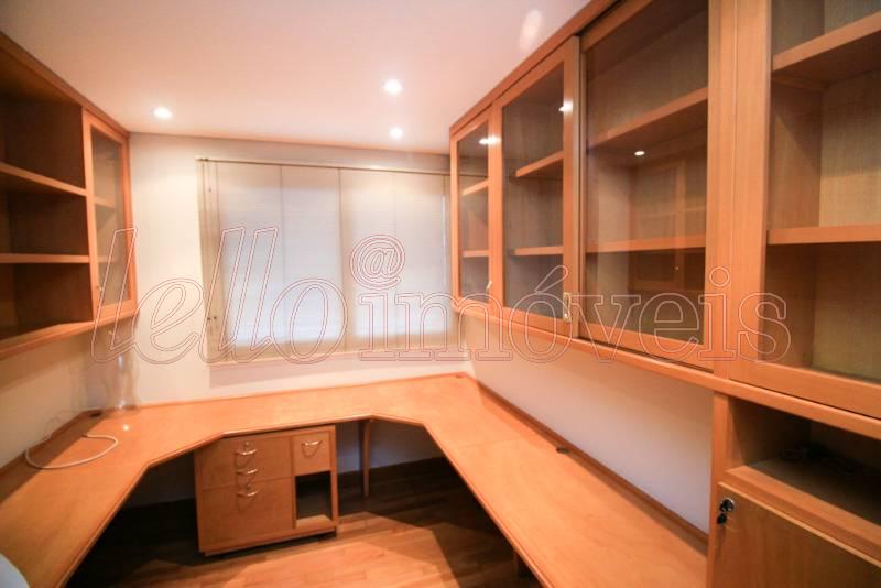 Apartamento para alugar com 3 quartos, 240m² - Foto 17