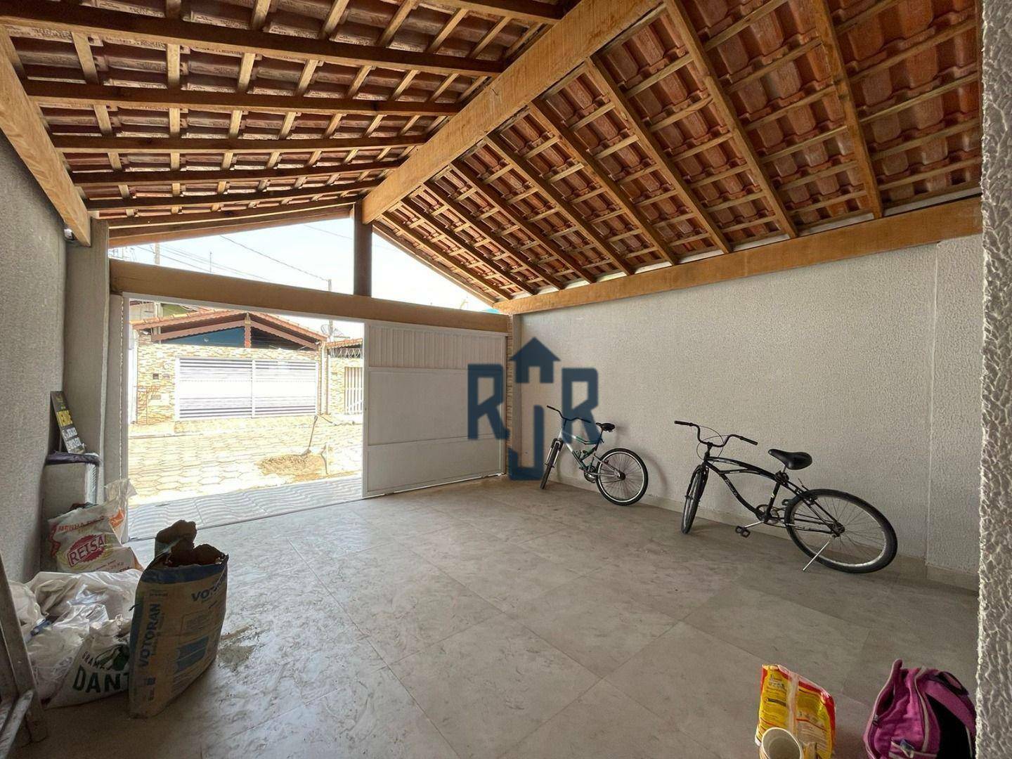 Casa à venda com 2 quartos, 100m² - Foto 2