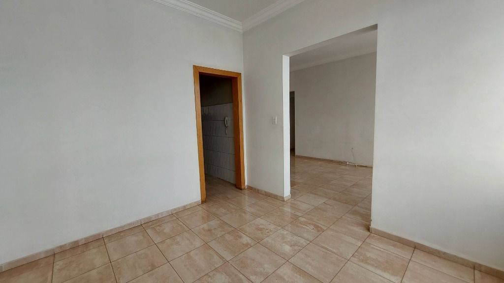 Apartamento à venda com 3 quartos, 130m² - Foto 4