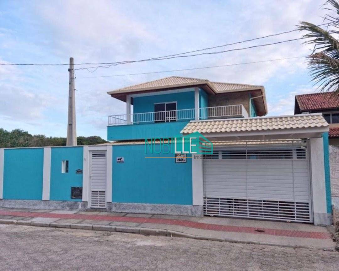 Casa à venda com 5 quartos, 200m² - Foto 1