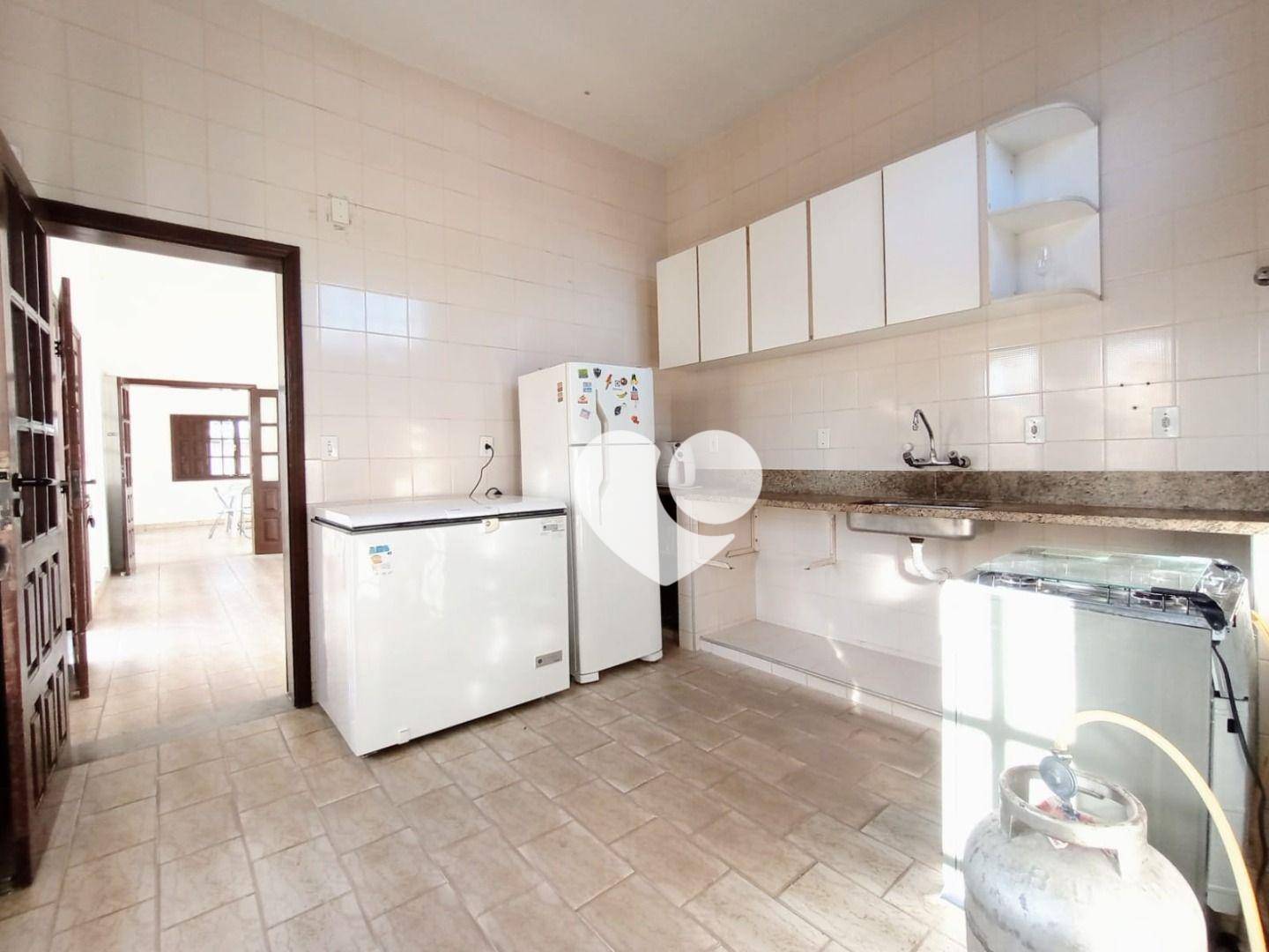 Casa para alugar com 6 quartos, 436m² - Foto 28