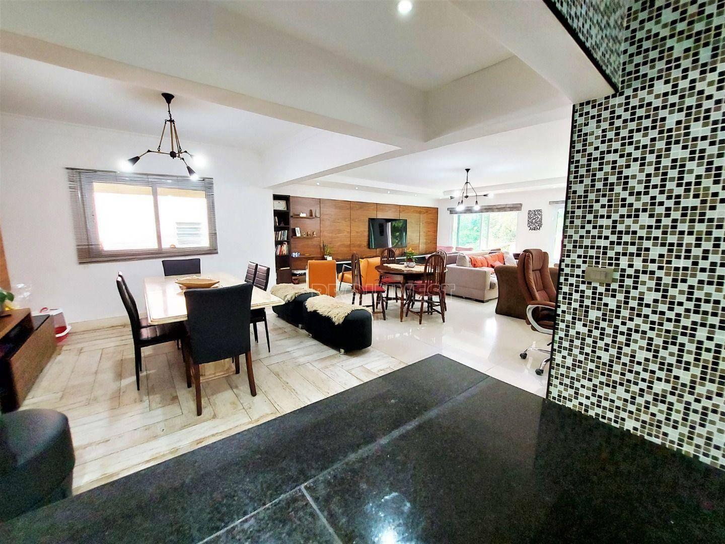 Casa de Condomínio à venda com 4 quartos, 450m² - Foto 8