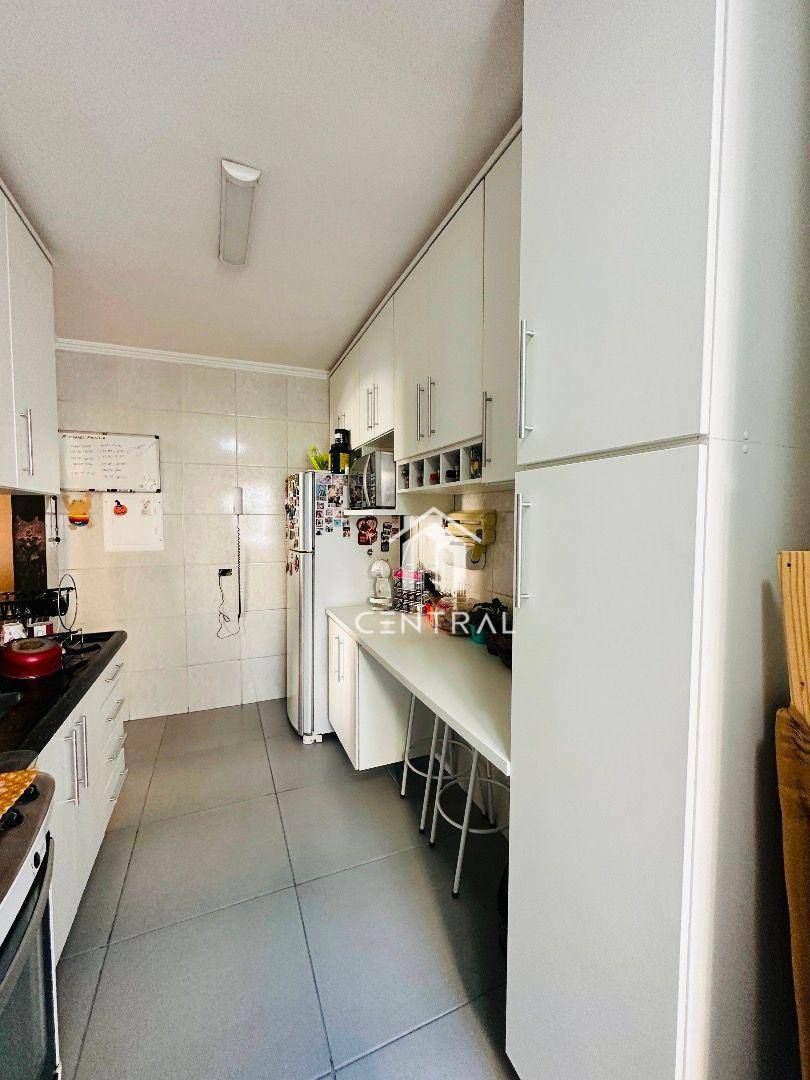 Apartamento à venda com 2 quartos, 70m² - Foto 33