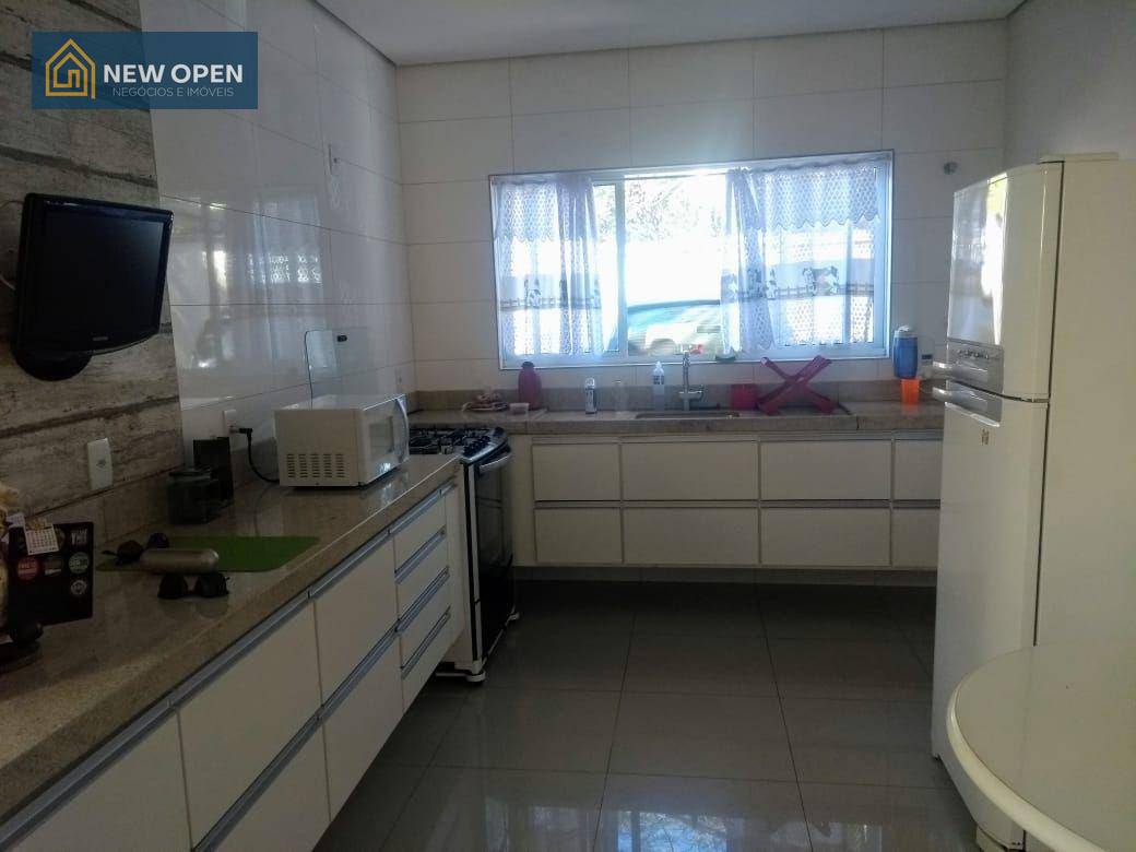 Casa à venda com 4 quartos, 200m² - Foto 20