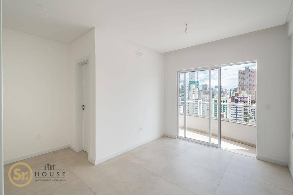 Cobertura à venda com 3 quartos, 240m² - Foto 14