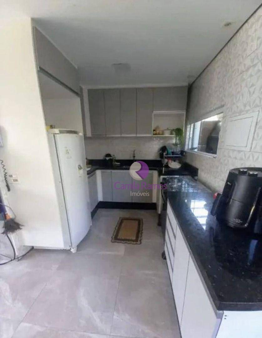 Sobrado à venda com 2 quartos, 60m² - Foto 4