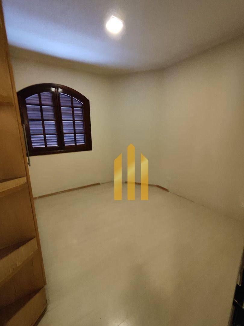 Sobrado à venda e aluguel com 3 quartos, 220m² - Foto 14