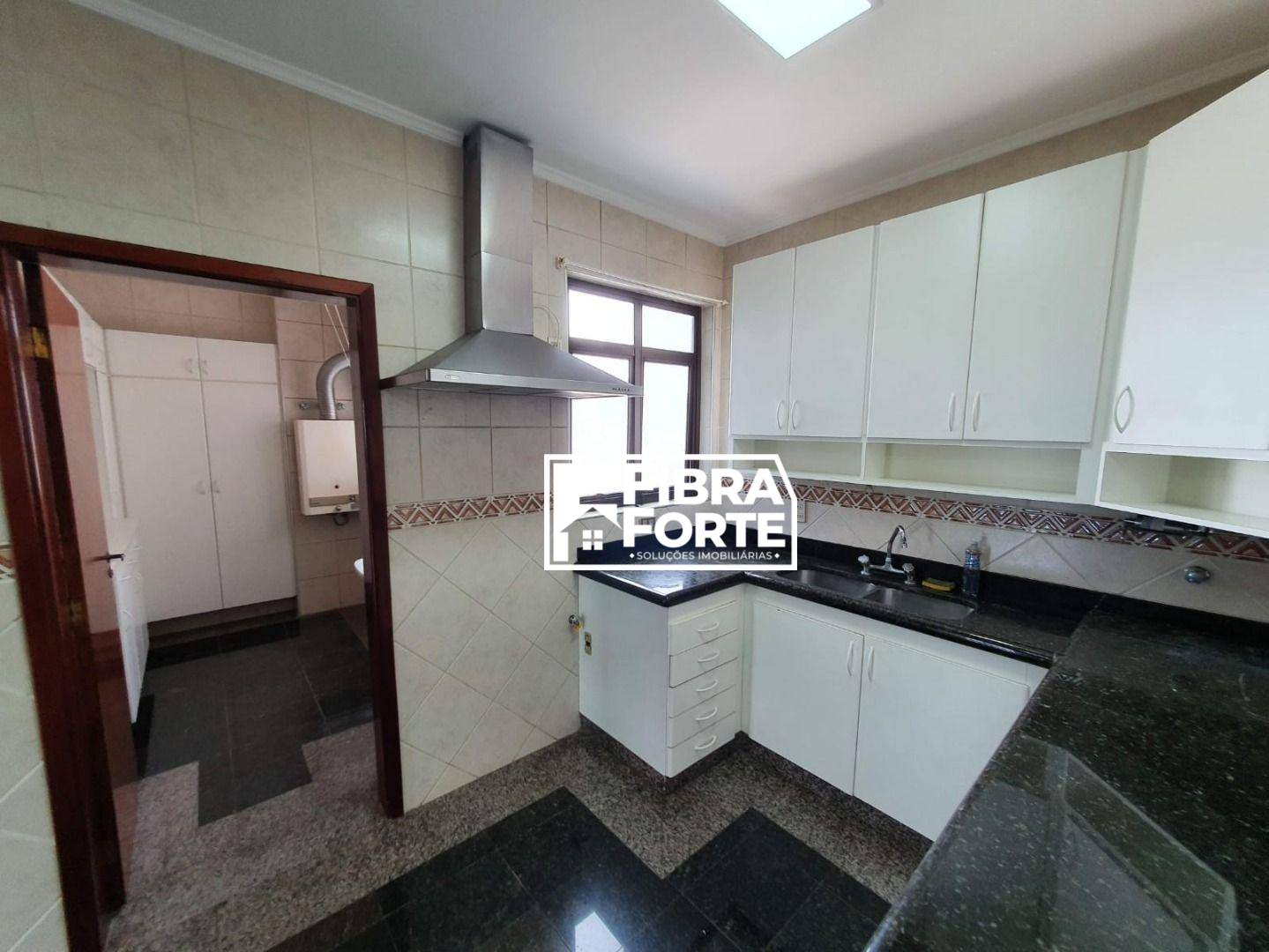 Apartamento para alugar com 4 quartos, 150m² - Foto 24