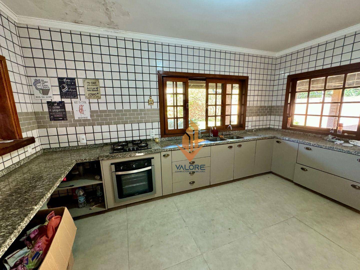 Casa à venda com 3 quartos, 271m² - Foto 13