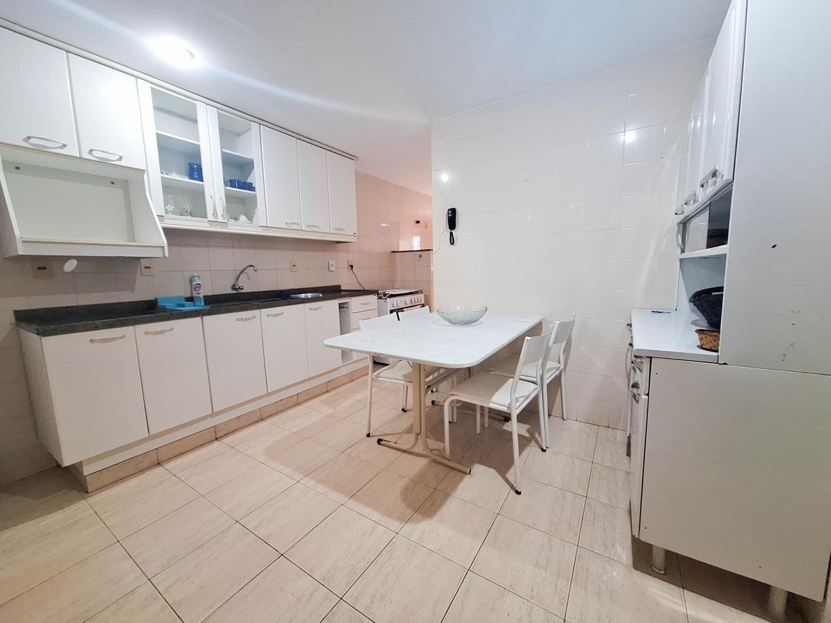 Apartamento à venda com 3 quartos, 194m² - Foto 23