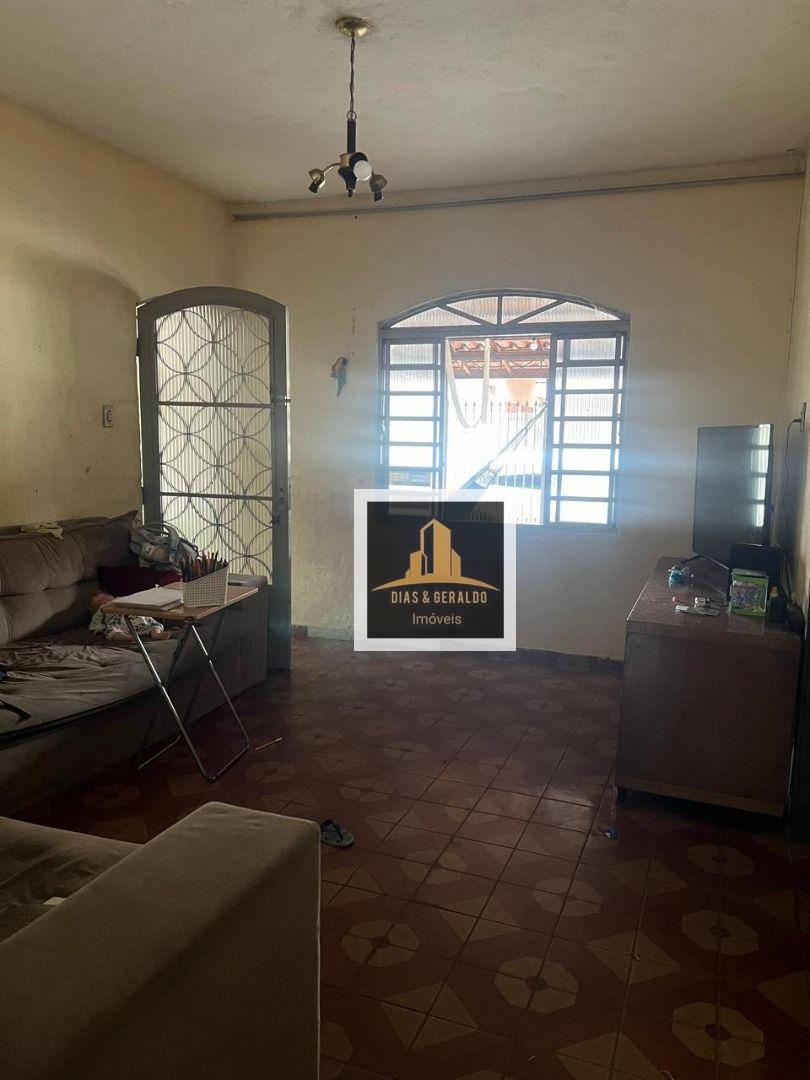 Casa à venda com 3 quartos, 104m² - Foto 2